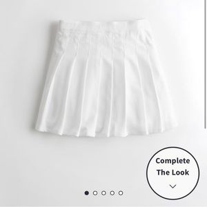 Hollister Ultra High-Rise Pleated Skirt